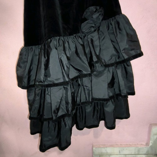 Vintage theatrical dress velvet and taffeta like new, black