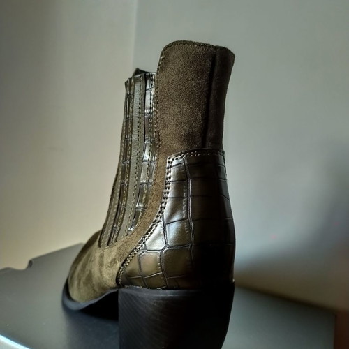 Super Mode ankle boots size 41 like new, olive with black