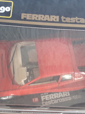 Ferrari Testarossa (1984) Метален Колекционен Автомобил 1:18 Нов