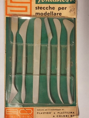 Plastic modeling tools set like new for clay and crafts