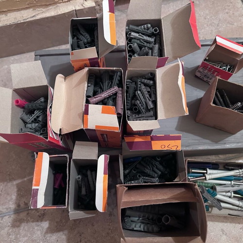 Screws, nails and dowels like new, pack