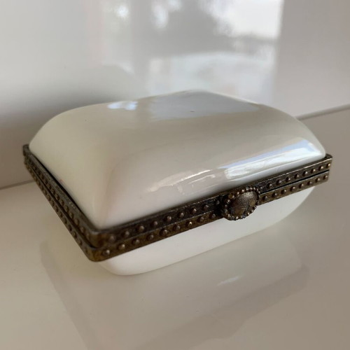 Porcelain storage box used - mini jewelry box
