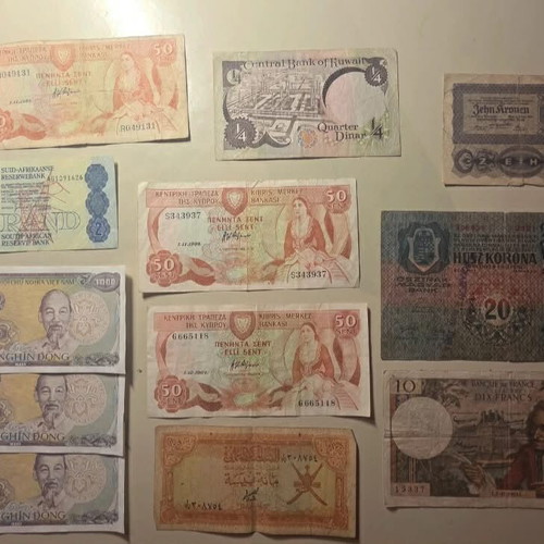 Foreign banknotes used, set of 11 pieces
