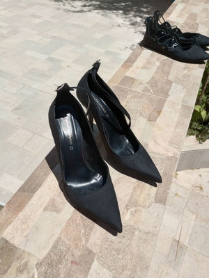 Castor heels size 41 like new, black