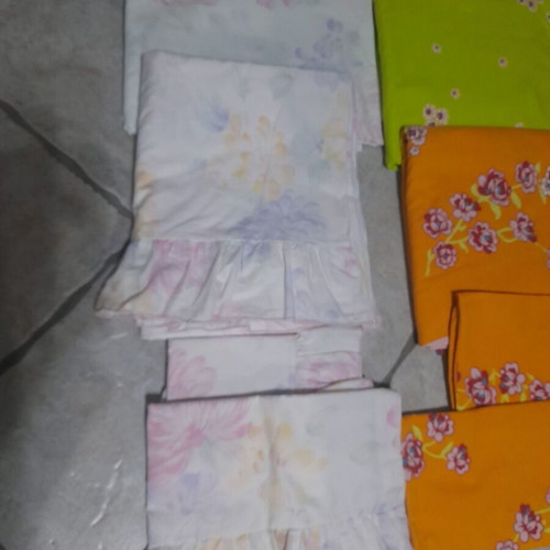 Bed sheet sets like new, 3 sets for 1.60x2.00 mattress with pillowcases