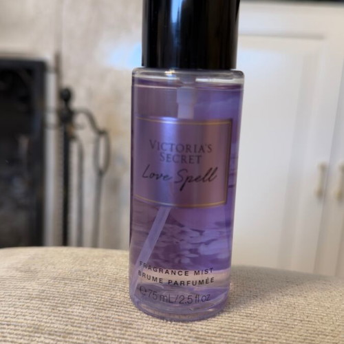 Victoria's Secret Love Spell fragrance mist 75 ml new