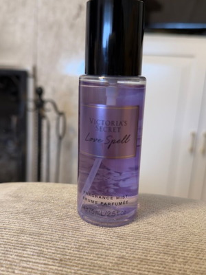 Victoria's Secret Love Spell fragrance mist 75 ml new