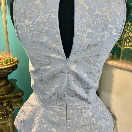 Embossed brocade sleeveless blouse blue silver, new, size S