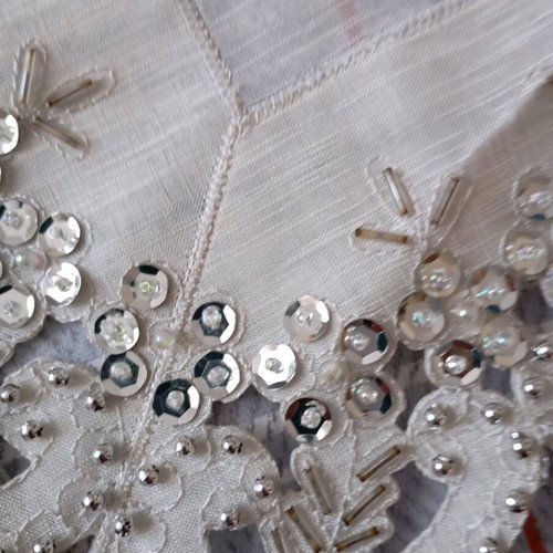 Table linen embroidered with pearls like new