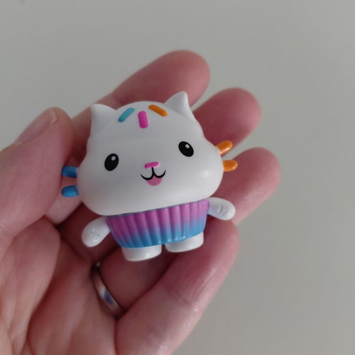Gabby figures with four cats like new