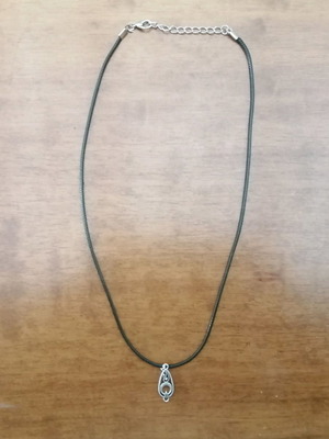 Leather pendant necklace new