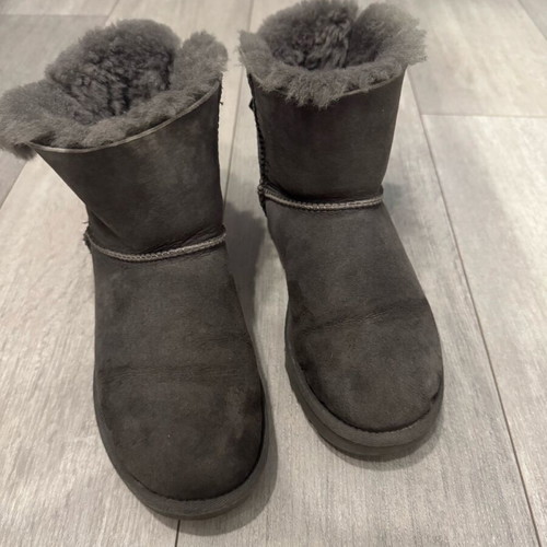 Ugg Bailey Bow women's boots size 37 used, gray