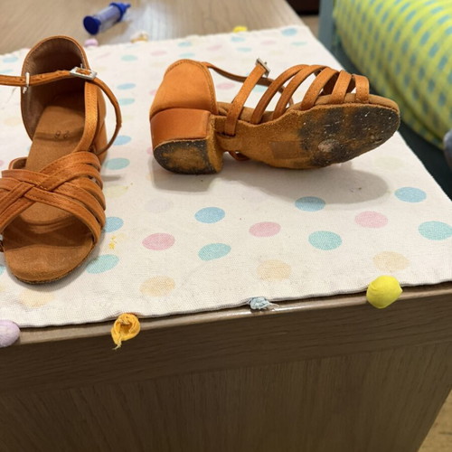 Dance shoes size 26 like new, brown and gold