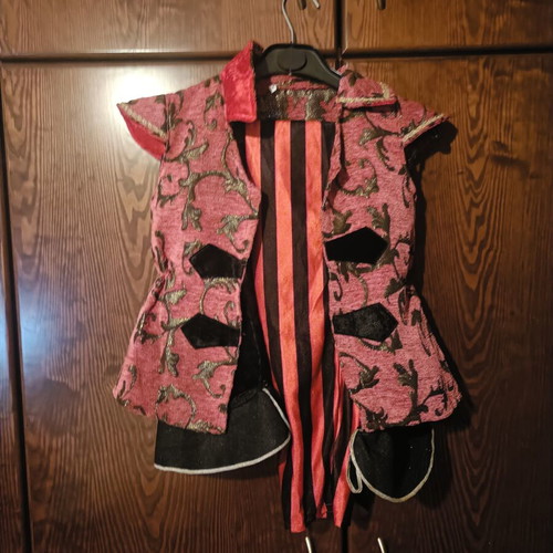 Pirate carnival costume like new, complete set
