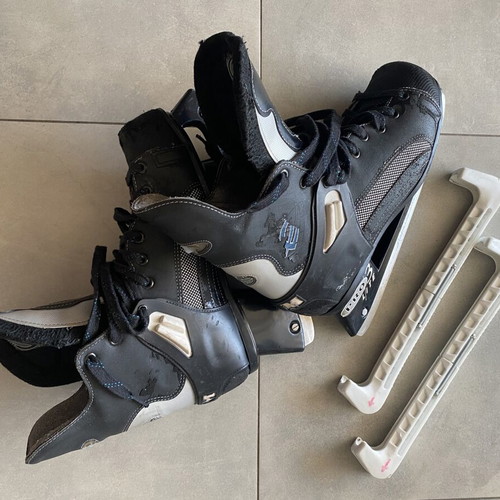 CCM Edge vintage ice hockey skates size 10 used with Pro 3 Lite blades