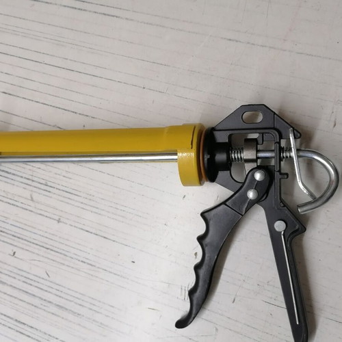 Silicone gun like new