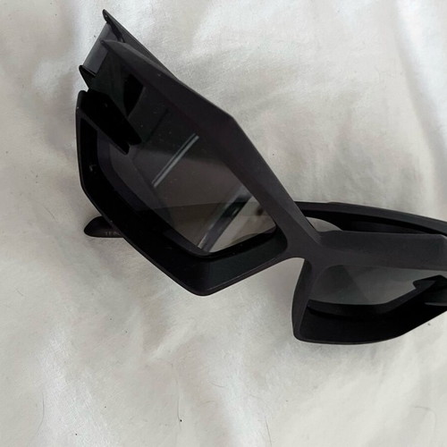 Givenchy Giv-Cut Oversized Geometric Sunglasses like new, black