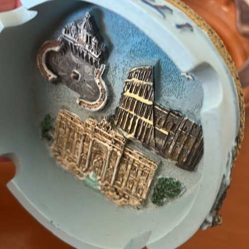 Souvenir ashtrays from Greece and Italy set, new