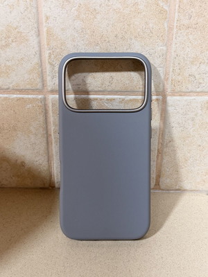 dbramante1928 MagSafe Case for iPhone 17 Pro, grey, recycled materials