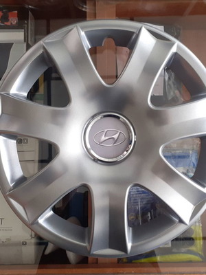 Hyundai 15'' wheel covers new, set of 4 silver
