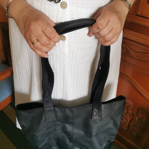 Black shoulder bag used, large