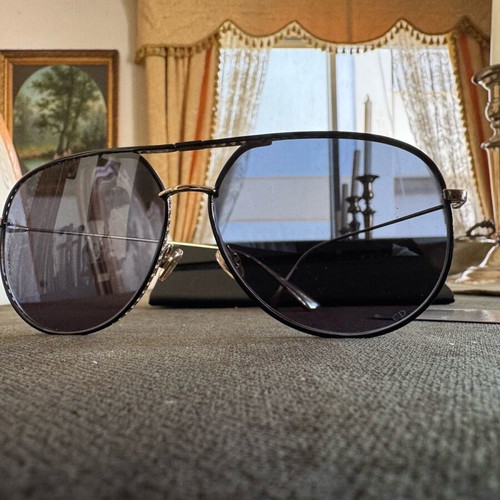 Christian Dior women sunglasses new, silver metal frame, black lens
