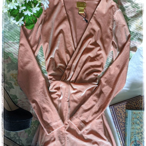 h&m pink velvet dress H&M Pink Velvet Dress w/ Low Back NWOT