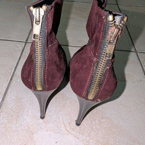 Burgundy suede heeled boots used, size 38