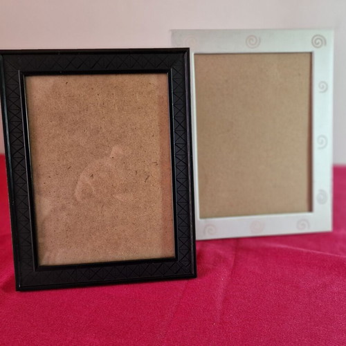 Photo frame set used, metal and plastic, pack of 2