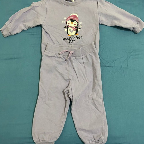 Baby clothing set 9-12 months like new, purple color