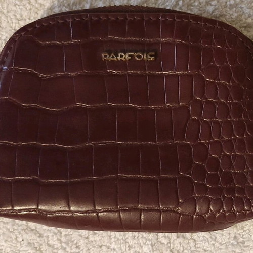 Parfois women's small wallet burgundy like new