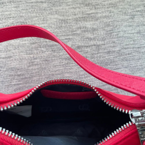 Steve Madden Red Shoulder Bag like new