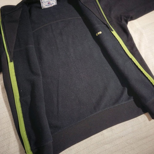 Unisex track jacket size M in excellent condition, black with fleece