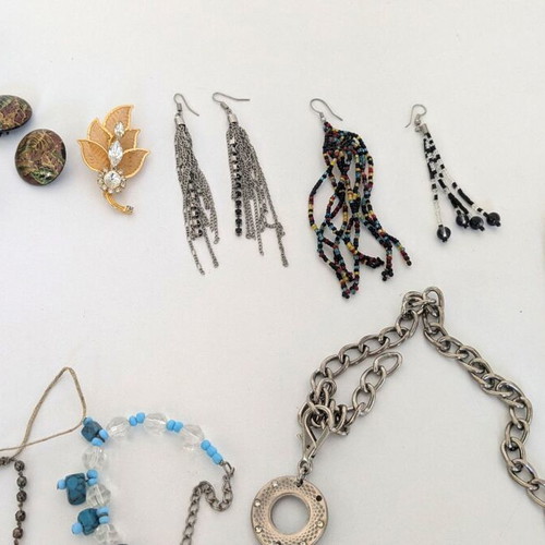 Vintage faux bijoux used, lot of many pieces