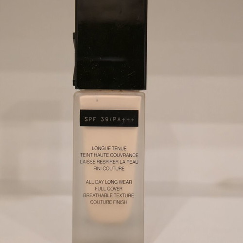 Yves Saint Laurent All Hours Foundation 25ml LC3 like new, matte finish