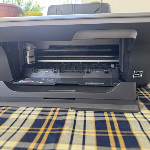HP DeskJet 1050 All-in-One printer scanner copier like new