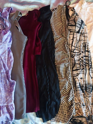 Dresses like new, set of 7, size S