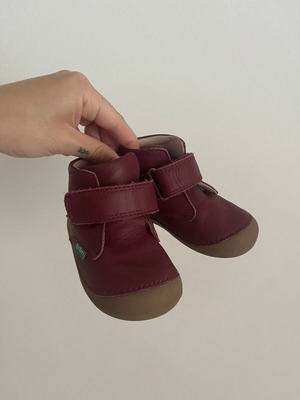 Kickers toddler shoes burgundy size 20 like new