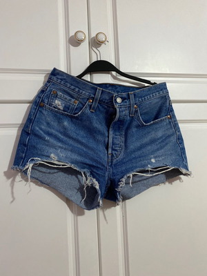 Levi’s shorts used, size 28, high-waisted