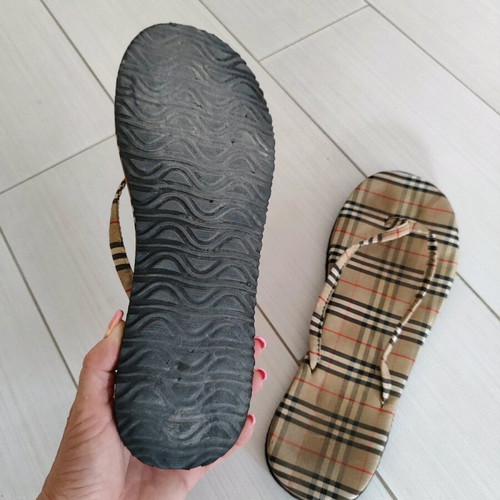 Flip flops like new, size 38, multicolor plaid