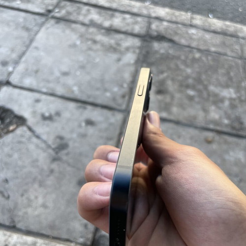iPhone 13 midnight blue 128GB like new with box