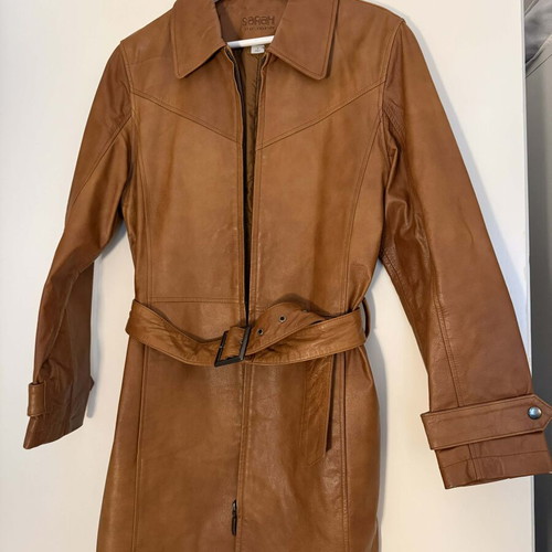 Sarah Lawrence leather coat like new, cognac color