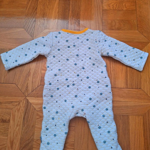 Hema unisex jumpsuit 6-9 months like new