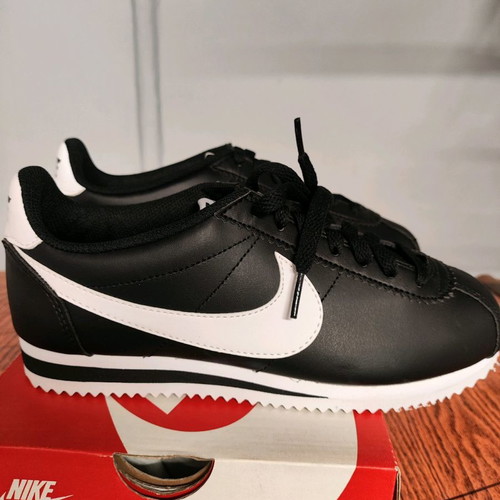 Nike Classic Cortez women's athletic shoes size 38.5