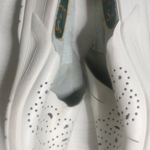 Summer white slippers with soft leather and terry insole like new