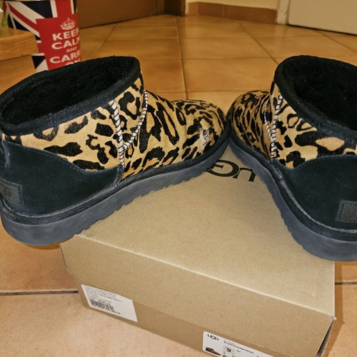 Ugg boots used, size 40, black and brown