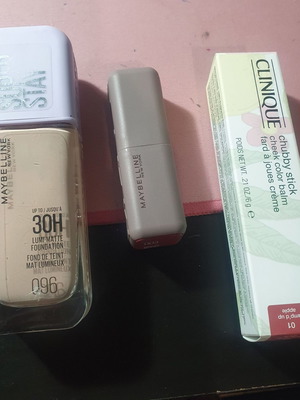 Maybelline and Clinique makeup set like new