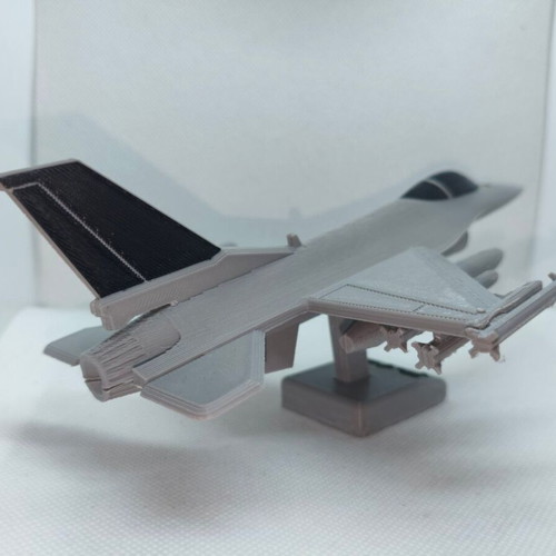 F-16 Fighting Falcon model like new