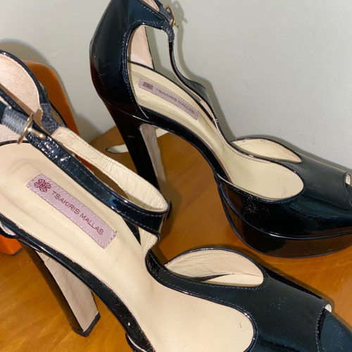 Tsakiris Mallas black pumps size 39 with heels