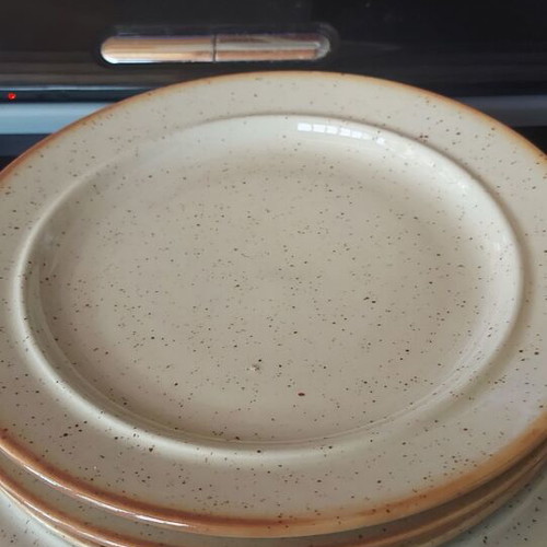Set of 6 heat-resistant plates from England like new, 3 shallow and 3 fruit